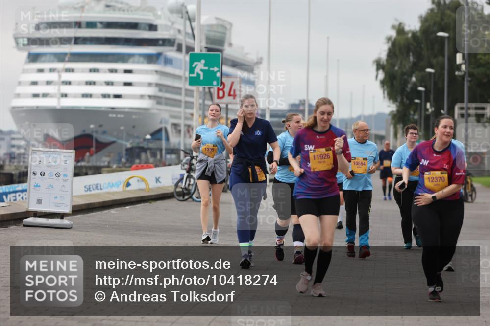13.09.2026 - Kiel Lauf Andreas Tolksdorf http://msf.ph/oto/10418274 13.09.2026 10:08:25 Kiellinie 33, 4, 1305, 11926, 10554, 12370 meine-sportfotos.de