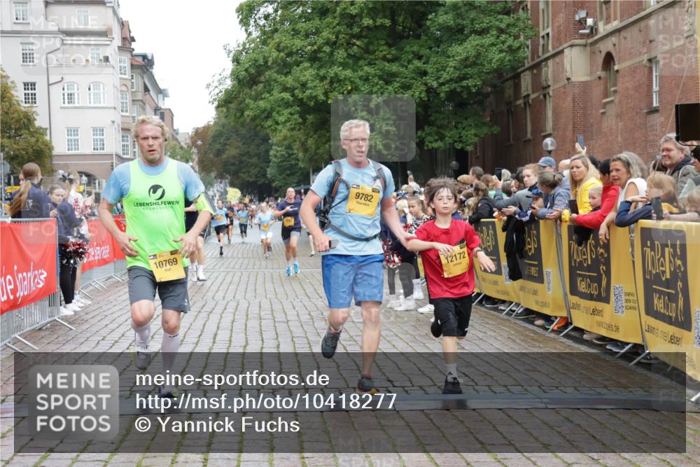 13.09.2026 - Kiel Lauf Yannick Fuchs http://msf.ph/oto/10418277 13.09.2026 09:39:41 Ziel 4090, 4862, 9351, 9444, 9782, 10303, 10769, 12172, 20, 3522, 4104, 5272, 5398, 5869, 7216, 7431, 8591, 8807, 12496, 12682, 12833, 2123, 2510, 4605, 6209, 8620, 9367, 10031, 11034, 20, 1702, 1927 meine-sportfotos.de
