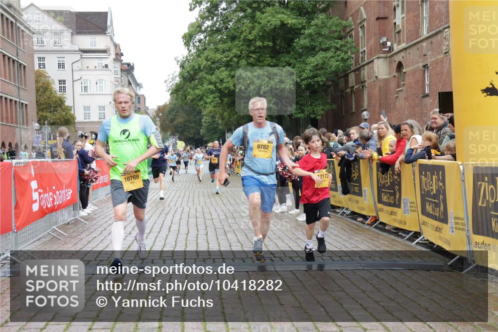 13.09.2026 - Kiel Lauf Yannick Fuchs http://msf.ph/oto/10418282 13.09.2026 09:39:41 Ziel 4090, 4862, 9351, 9444, 9782, 10303, 10769, 12172, 20, 3522, 4104, 5272, 5398, 5869, 7216, 7431, 8591, 8807, 12496, 12682, 12833, 2123, 2510, 4605, 6209, 8620, 9367, 10031, 11034, 20, 1702, 1927 meine-sportfotos.de