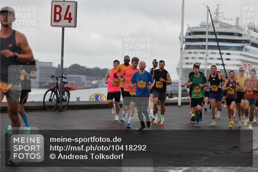 13.09.2026 - Kiel Lauf Andreas Tolksdorf http://msf.ph/oto/10418292 13.09.2026 10:56:56 Kiellinie 1000, 4, 4114, 12121, 10208, 83, 12449, 8371, 2565, 2562 meine-sportfotos.de