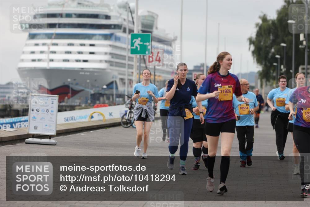 13.09.2026 - Kiel Lauf Andreas Tolksdorf http://msf.ph/oto/10418294 13.09.2026 10:08:26 Kiellinie 4, 1305, 98, 11926, 10554, 6, 10950 meine-sportfotos.de