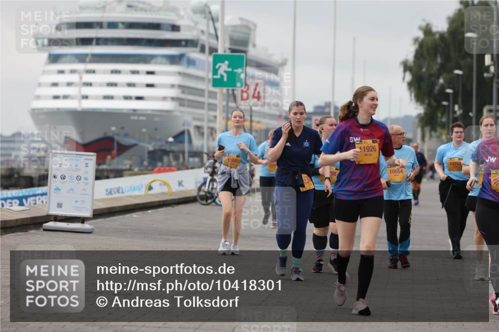 13.09.2026 - Kiel Lauf Andreas Tolksdorf http://msf.ph/oto/10418301 13.09.2026 10:08:26 Kiellinie 1305, 4, 98, 11926, 10554, 10950 meine-sportfotos.de