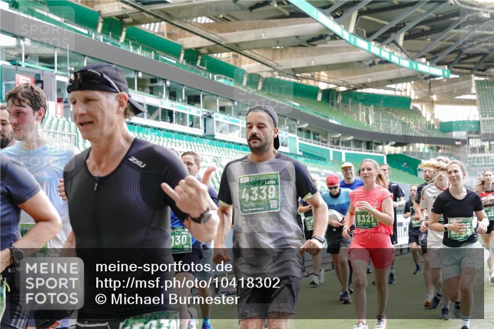 13.09.2026 - 21. swb-Marathon Bremen Michael Burmester http://msf.ph/oto/10418302 13.09.2026 13:20:32 Laufen im Stadion 333, 464, 512, 620, 704, 782, 938, 1066, 1129, 1156, 1158, 1316, 1409, 1439, 1446, 1676, 1697, 1756, 1808, 1815, 1846, 1916, 2010, 2028, 2064, 2139, 2201, 2240, 2258, 2278, 2315, 2349, 2394, 2395, 2414, 2417, 2437, 2501, 2519, 2533, 2563, 2588, 2626, 2689, 2694, 2695, 2702, 2703, 2722, 2736, 2756, 2793, 2843, 2886, 2983, 3004, 3010, 3017, 3018, 3031, 3035, 3036, 3037, 3046, 3059, 3070, 3074, 3102, 3116, 3139, 3144, 3189, 3243, 3263, 3264, 3310, 3315 meine-sportfotos.de