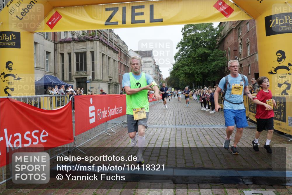13.09.2026 - Kiel Lauf Yannick Fuchs http://msf.ph/oto/10418321 13.09.2026 09:39:42 Ziel 2510, 4090, 4605, 4862, 9351, 9367, 9444, 9782, 10303, 10769, 12172, 20, 3522, 4104, 5272, 5398, 5869, 7216, 7431, 8591, 8807, 12496, 12682, 12833, 2123, 3416, 5946, 6209, 8620, 10031, 11034, 20, 1702, 1927, 12496 meine-sportfotos.de