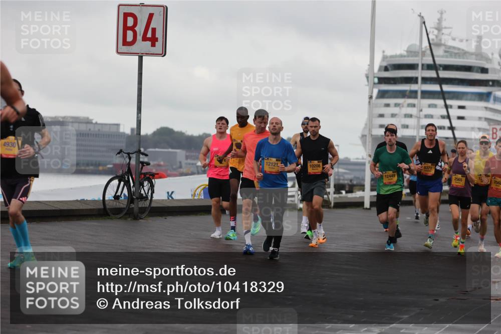 13.09.2026 - Kiel Lauf Andreas Tolksdorf http://msf.ph/oto/10418329 13.09.2026 10:56:57 Kiellinie 4930, 4, 12121, 10208, 12449, 8371, 2565, 2562 meine-sportfotos.de