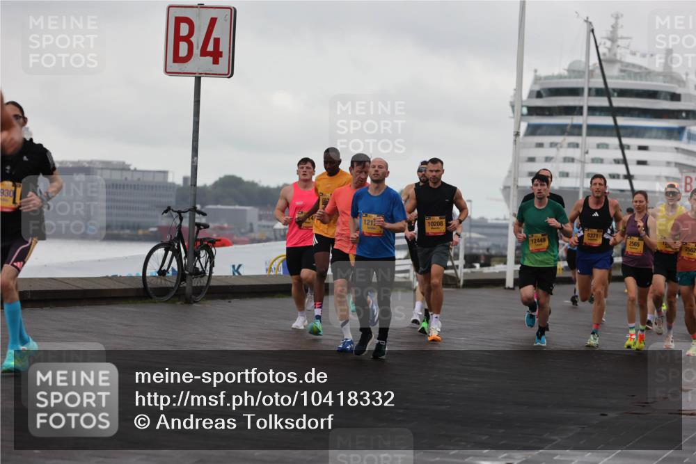 13.09.2026 - Kiel Lauf Andreas Tolksdorf http://msf.ph/oto/10418332 13.09.2026 10:56:57 Kiellinie 930, 4, 121, 10208, 12449, 8371, 2565, 2562 meine-sportfotos.de