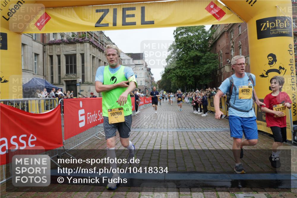 13.09.2026 - Kiel Lauf Yannick Fuchs http://msf.ph/oto/10418334 13.09.2026 09:39:43 Ziel 2510, 4090, 4605, 4862, 9351, 9367, 9444, 9782, 10303, 10769, 12172, 3522, 4104, 5272, 5398, 5869, 7216, 7431, 8591, 8807, 12496, 12682, 12833, 2123, 3416, 5946, 6209, 8620, 10031, 11034, 20, 1702, 1927, 12496 meine-sportfotos.de