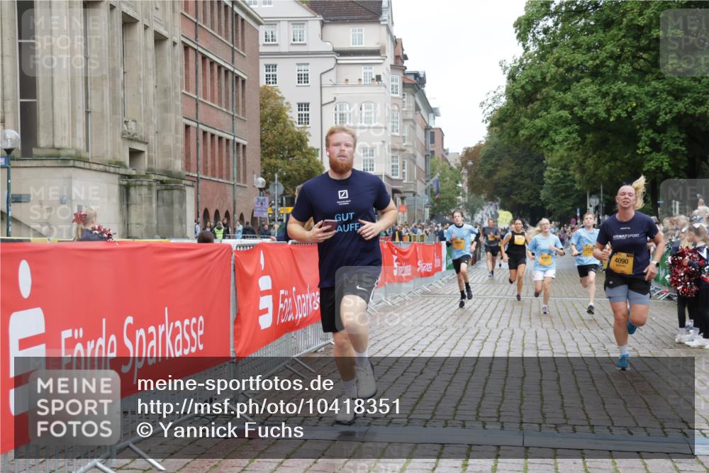 13.09.2026 - Kiel Lauf Yannick Fuchs http://msf.ph/oto/10418351 13.09.2026 09:39:45 Ziel 2510, 4090, 4605, 4862, 8620, 9367, 9444, 9782, 10303, 10769, 12172, 3522, 4104, 5272, 5398, 5869, 7216, 7431, 8591, 8807, 9351, 9444, 12496, 12682, 12833, 1120, 2123, 3416, 5946, 6209, 10031, 11034, 20, 1702, 1927, 12496, 12682 meine-sportfotos.de