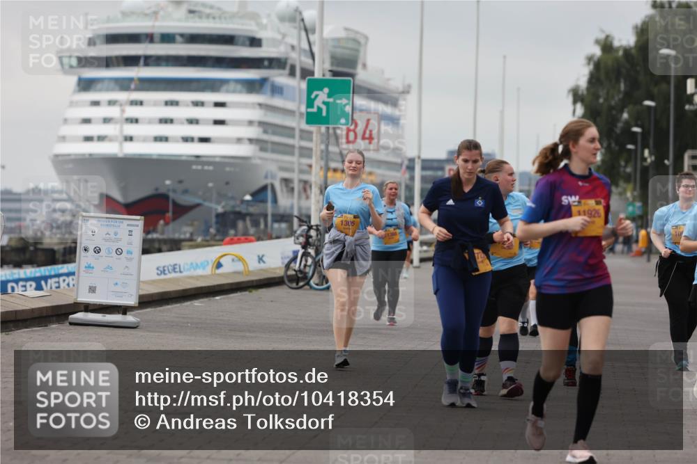 13.09.2026 - Kiel Lauf Andreas Tolksdorf http://msf.ph/oto/10418354 13.09.2026 10:08:27 Kiellinie 3, 4, 1305, 1388, 11926 meine-sportfotos.de