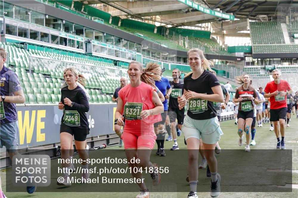 13.09.2026 - 21. swb-Marathon Bremen Michael Burmester http://msf.ph/oto/10418356 13.09.2026 13:20:33 Laufen im Stadion 333, 464, 512, 620, 704, 782, 938, 1066, 1129, 1156, 1158, 1316, 1409, 1439, 1446, 1676, 1697, 1756, 1808, 1815, 1846, 1916, 2010, 2028, 2064, 2139, 2201, 2240, 2258, 2278, 2315, 2349, 2394, 2395, 2414, 2417, 2437, 2501, 2519, 2533, 2588, 2626, 2689, 2694, 2695, 2702, 2703, 2722, 2736, 2756, 2793, 2843, 2886, 2983, 3004, 3010, 3017, 3018, 3031, 3035, 3036, 3037, 3046, 3059, 3070, 3074, 3102, 3116, 3139, 3144, 3189, 3243, 3263, 3264, 3310, 3315 meine-sportfotos.de