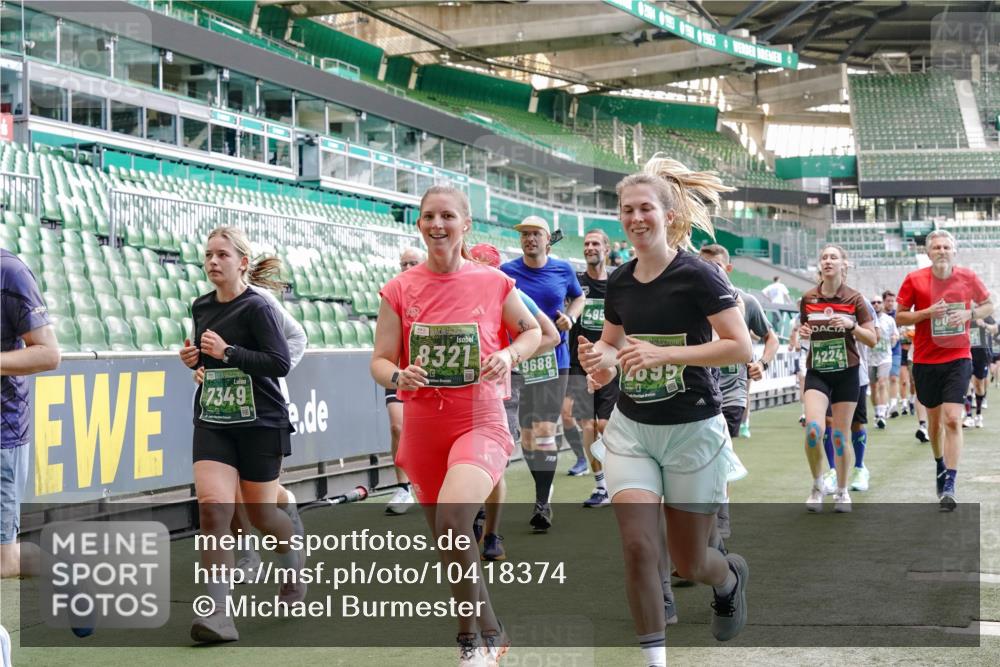 13.09.2026 - 21. swb-Marathon Bremen Michael Burmester http://msf.ph/oto/10418374 13.09.2026 13:20:33 Laufen im Stadion 333, 464, 512, 620, 704, 782, 938, 1066, 1129, 1156, 1158, 1316, 1409, 1439, 1446, 1676, 1697, 1756, 1808, 1815, 1846, 1916, 2010, 2028, 2064, 2139, 2201, 2240, 2258, 2278, 2315, 2349, 2394, 2395, 2414, 2417, 2437, 2501, 2519, 2533, 2588, 2626, 2689, 2694, 2695, 2702, 2703, 2722, 2736, 2756, 2793, 2843, 2886, 2983, 3004, 3010, 3017, 3018, 3031, 3035, 3036, 3037, 3046, 3059, 3070, 3074, 3102, 3116, 3139, 3144, 3189, 3243, 3263, 3264, 3310, 3315 meine-sportfotos.de