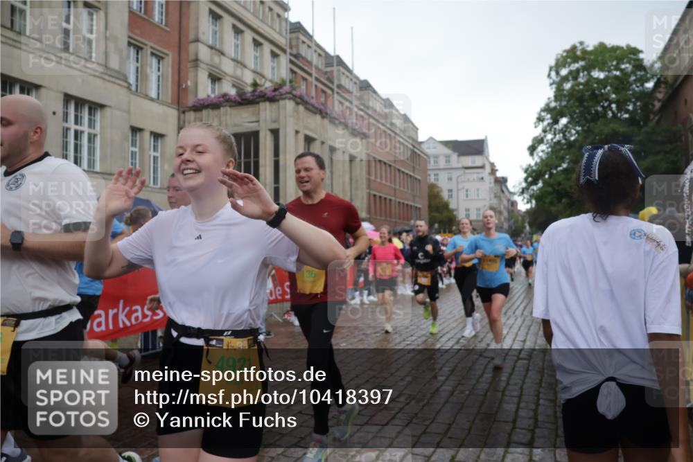 13.09.2026 - Kiel Lauf Yannick Fuchs http://msf.ph/oto/10418397 13.09.2026 10:50:31 Ziel 213, 274, 395, 576, 807, 835, 952, 1124, 1737, 1779, 1904, 1921, 1980, 2530, 3032, 3737, 3769, 3929, 4875, 4922, 5100, 5549, 5800, 6127, 6666, 6864, 7266, 7520, 8086, 8131, 8365, 8753, 8768, 9013, 9148, 9433, 9434, 10486, 11080, 12117, 12288, 12429, 12602, 124, 136, 177, 706, 707, 723, 1008, 1057, 1154, 1401, 2709, 2901, 3076, 3214, 3216, 3436, 3889, 4270, 4317, 4714, 4743, 4921, 5115, 5394, 5438, 5456, 5685, 5804, 6248, 6250, 6445 meine-sportfotos.de