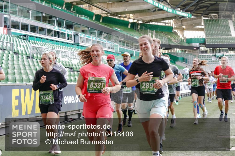 13.09.2026 - 21. swb-Marathon Bremen Michael Burmester http://msf.ph/oto/10418406 13.09.2026 13:20:34 Laufen im Stadion 333, 464, 512, 620, 704, 782, 938, 1066, 1129, 1156, 1158, 1316, 1409, 1439, 1446, 1676, 1697, 1756, 1808, 1815, 1846, 1916, 2010, 2028, 2064, 2139, 2201, 2240, 2258, 2278, 2315, 2349, 2394, 2395, 2414, 2417, 2437, 2501, 2519, 2533, 2551, 2588, 2626, 2689, 2694, 2695, 2702, 2703, 2722, 2736, 2756, 2793, 2843, 2886, 2983, 3004, 3010, 3017, 3018, 3031, 3035, 3036, 3037, 3046, 3059, 3070, 3074, 3102, 3116, 3139, 3144, 3189, 3243, 3263, 3264, 3310, 3315 meine-sportfotos.de