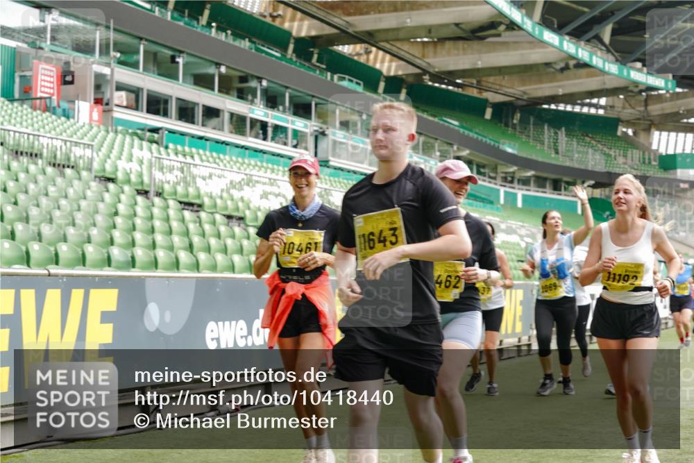13.09.2026 - 21. swb-Marathon Bremen Michael Burmester http://msf.ph/oto/10418440 13.09.2026 10:43:10 Laufen im Stadion 10002, 10004, 10005, 10148, 10271, 10303, 10325, 10330, 10335, 10361, 10362, 10395, 10396, 10402, 10459, 10461, 10462, 10474, 10490, 10491, 10513, 10519, 10546, 10557, 10572, 10605, 10606, 10665, 10752, 10773, 10784, 10805, 10854, 10880, 10882, 10899, 10900, 10909, 10963, 10977, 11026, 11027, 11041, 11078, 11084, 11085, 11090, 11097, 11098, 11140, 11173, 11192, 11217, 11264, 11274, 11333, 11337, 11448, 11456, 11461, 11482 meine-sportfotos.de