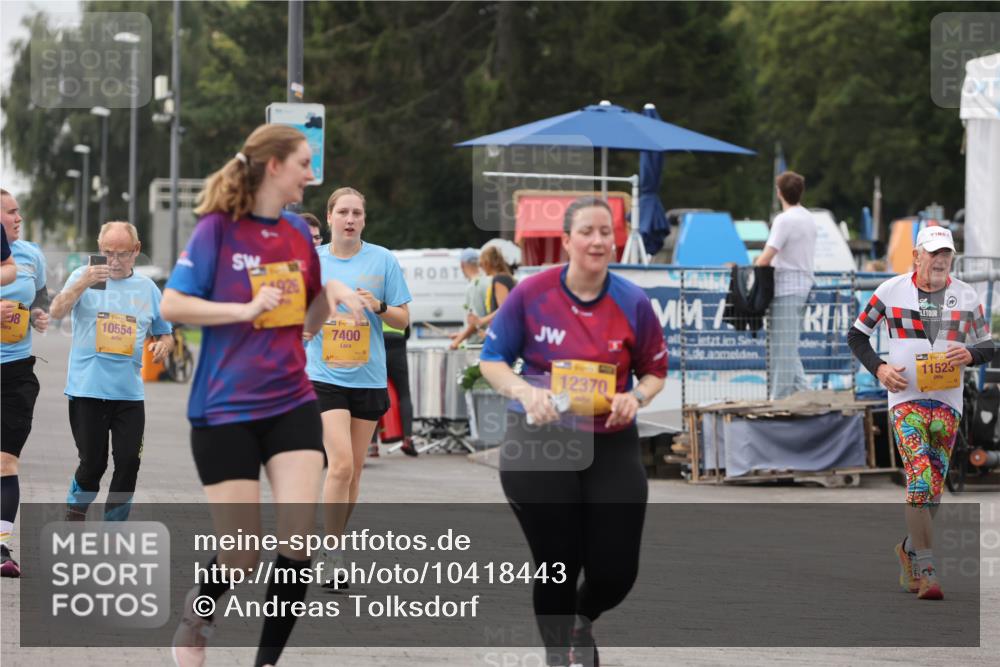 13.09.2026 - Kiel Lauf Andreas Tolksdorf http://msf.ph/oto/10418443 13.09.2026 10:08:28 Kiellinie 8, 10554, 38, 7400, 12370, 38, 11523 meine-sportfotos.de