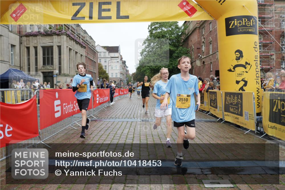 13.09.2026 - Kiel Lauf Yannick Fuchs http://msf.ph/oto/10418453 13.09.2026 09:39:50 Ziel 2123, 2510, 4090, 4605, 4862, 8620, 9367, 9782, 10031, 10769, 11034, 12172, 3522, 4104, 5272, 5398, 7216, 8591, 8807, 9351, 9444, 9782, 10303, 10769, 12172, 12833, 1120, 3416, 5081, 5946, 6209, 12715, 5272, 5398, 5869, 7431, 12496, 12682, 12833 meine-sportfotos.de
