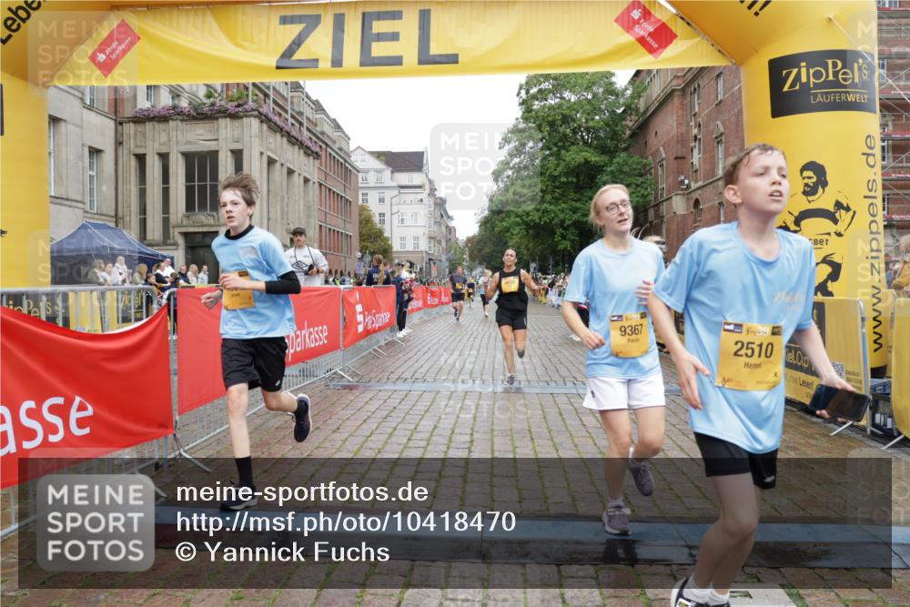 13.09.2026 - Kiel Lauf Yannick Fuchs http://msf.ph/oto/10418470 13.09.2026 09:39:50 Ziel 2123, 2510, 4090, 4605, 4862, 8620, 9367, 9782, 10031, 10769, 11034, 12172, 3522, 4104, 5272, 5398, 7216, 8591, 8807, 9351, 9444, 9782, 10303, 10769, 12172, 12833, 1120, 3416, 5081, 5946, 6209, 12715, 5272, 5398, 5869, 7431, 12496, 12682, 12833 meine-sportfotos.de