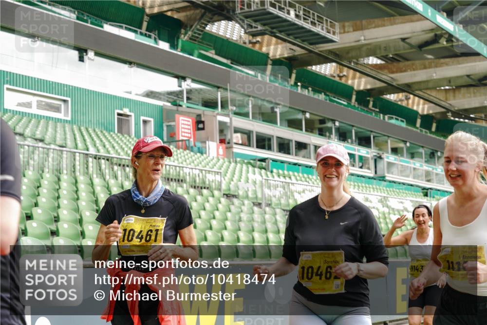 13.09.2026 - 21. swb-Marathon Bremen Michael Burmester http://msf.ph/oto/10418474 13.09.2026 10:43:11 Laufen im Stadion 10002, 10004, 10005, 10148, 10271, 10303, 10325, 10330, 10335, 10361, 10362, 10395, 10396, 10402, 10459, 10462, 10474, 10490, 10491, 10513, 10519, 10546, 10557, 10572, 10605, 10606, 10665, 10752, 10756, 10773, 10784, 10805, 10854, 10880, 10882, 10899, 10900, 10909, 10963, 10977, 11026, 11027, 11041, 11078, 11084, 11085, 11090, 11097, 11098, 11140, 11173, 11192, 11217, 11264, 11274, 11333, 11337, 11448, 11456, 11461, 11482 meine-sportfotos.de