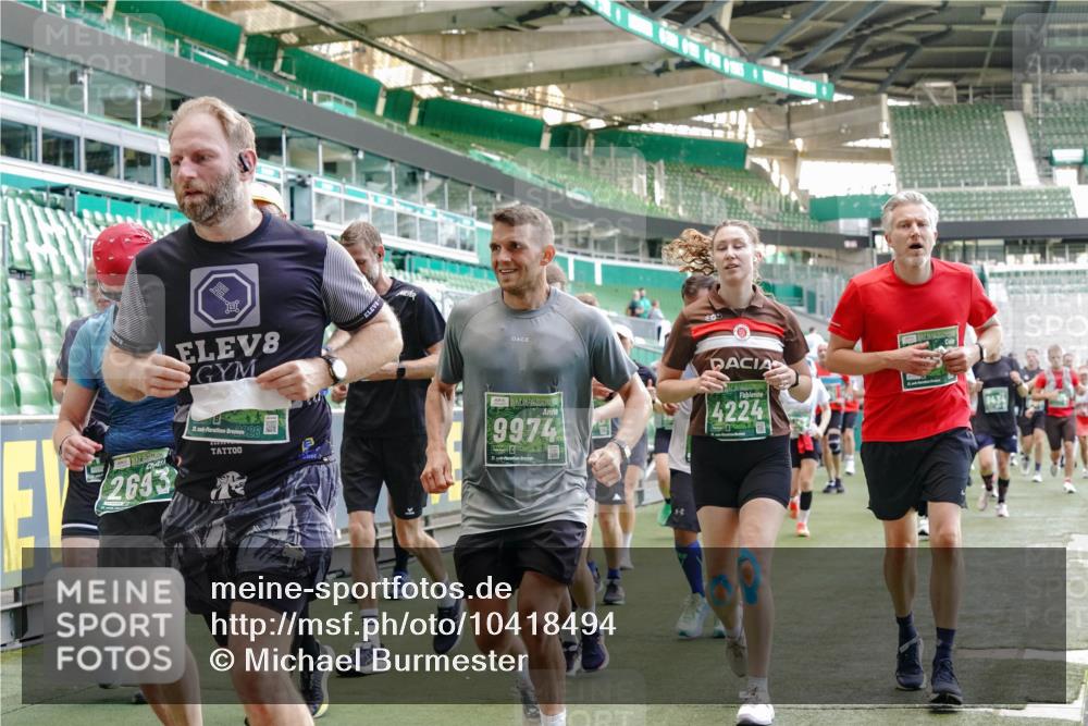13.09.2026 - 21. swb-Marathon Bremen Michael Burmester http://msf.ph/oto/10418494 13.09.2026 13:20:36 Laufen im Stadion 333, 464, 512, 620, 704, 782, 938, 1066, 1129, 1156, 1158, 1177, 1316, 1409, 1439, 1446, 1676, 1697, 1756, 1808, 1815, 1846, 1916, 2010, 2028, 2064, 2139, 2201, 2240, 2258, 2278, 2315, 2349, 2394, 2395, 2414, 2417, 2437, 2501, 2519, 2533, 2551, 2588, 2626, 2689, 2694, 2695, 2702, 2703, 2722, 2736, 2756, 2793, 2843, 2886, 3004, 3010, 3017, 3018, 3031, 3035, 3036, 3037, 3046, 3059, 3070, 3074, 3102, 3116, 3139, 3144, 3243, 3263, 3264, 3310, 3315 meine-sportfotos.de