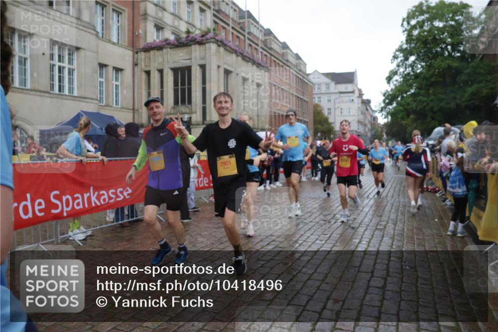 13.09.2026 - Kiel Lauf Yannick Fuchs http://msf.ph/oto/10418496 13.09.2026 10:50:37 Ziel 395, 576, 807, 952, 1124, 1737, 1904, 1921, 2521, 2530, 3032, 3929, 4875, 4922, 5100, 5426, 5430, 5549, 5800, 6666, 6864, 7229, 7266, 7520, 8105, 8131, 8768, 9013, 9148, 9433, 9434, 9599, 10192, 10198, 10391, 10486, 10968, 11080, 11684, 12092, 12262, 12429, 12602, 124, 177, 213, 274, 576, 706, 707, 723, 835, 1008, 1057, 1154, 1779, 1980, 2709, 2901, 3032, 3214, 3216, 3436, 3737, 3769, 3889, 4270, 4714, 4743, 5100, 5394, 5438, 5456, 5804, 6127, 6248, 6250, 6445 meine-sportfotos.de
