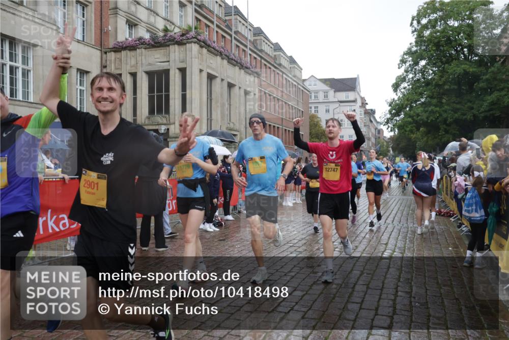 13.09.2026 - Kiel Lauf Yannick Fuchs http://msf.ph/oto/10418498 13.09.2026 10:50:37 Ziel 395, 576, 807, 952, 1124, 1737, 1904, 1921, 2521, 2530, 3032, 3929, 4875, 4922, 5100, 5426, 5430, 5549, 5800, 6666, 6864, 7229, 7266, 7520, 8105, 8131, 8768, 9013, 9148, 9433, 9434, 9599, 10192, 10198, 10391, 10486, 10968, 11080, 11684, 12092, 12262, 12429, 12602, 124, 177, 213, 274, 576, 706, 707, 723, 835, 1008, 1057, 1154, 1779, 1980, 2709, 2901, 3032, 3214, 3216, 3436, 3737, 3769, 3889, 4270, 4714, 4743, 5100, 5394, 5438, 5456, 5804, 6127, 6248, 6250, 6445 meine-sportfotos.de