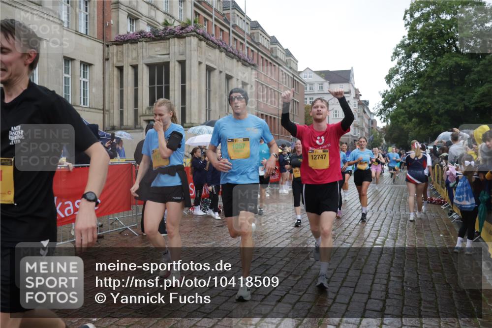 13.09.2026 - Kiel Lauf Yannick Fuchs http://msf.ph/oto/10418509 13.09.2026 10:50:38 Ziel 395, 807, 952, 1124, 1737, 1904, 1921, 2521, 2530, 3295, 3929, 4279, 4875, 4922, 5426, 5430, 5549, 5800, 6666, 6864, 7224, 7229, 7266, 7520, 8105, 8131, 8768, 9013, 9148, 9433, 9434, 9599, 10192, 10198, 10391, 10486, 10968, 11080, 11684, 11960, 12092, 12262, 12429, 12602, 124, 177, 213, 274, 576, 706, 707, 723, 807, 835, 1008, 1057, 1154, 1779, 1980, 2709, 2901, 3032, 3214, 3216, 3436, 3737, 3769, 3889, 3929, 4270, 4714, 4743, 5100, 5394, 5456, 5804, 6127, 6248, 6250, 6445 meine-sportfotos.de
