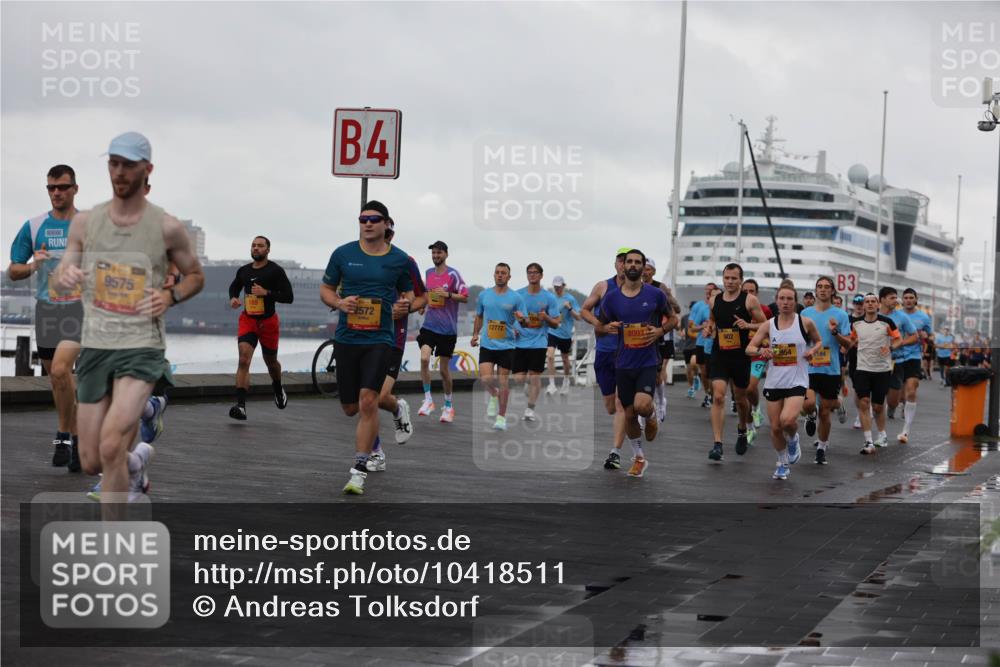 13.09.2026 - Kiel Lauf Andreas Tolksdorf http://msf.ph/oto/10418511 13.09.2026 10:57:09 Kiellinie 4, 9575, 2572, 12772, 8093, 902, 3 meine-sportfotos.de