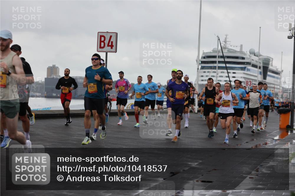 13.09.2026 - Kiel Lauf Andreas Tolksdorf http://msf.ph/oto/10418537 13.09.2026 10:57:10 Kiellinie 169, 2572, 4, 8093, 12772, 902, 4954, 3 meine-sportfotos.de