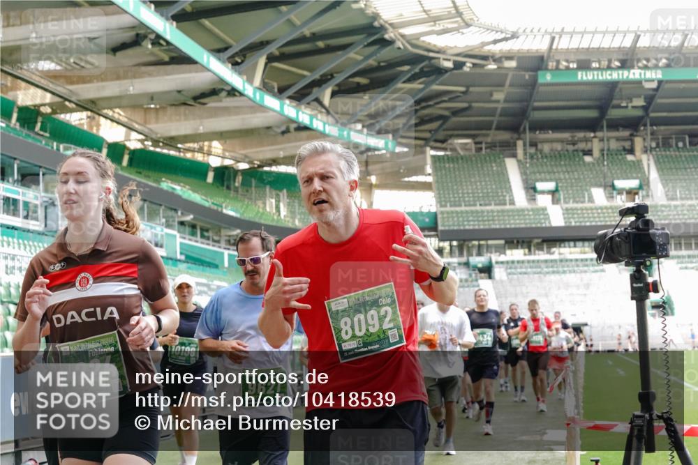 13.09.2026 - 21. swb-Marathon Bremen Michael Burmester http://msf.ph/oto/10418539 13.09.2026 13:20:37 Laufen im Stadion 333, 423, 464, 512, 620, 704, 782, 938, 1066, 1129, 1156, 1158, 1177, 1316, 1409, 1439, 1446, 1676, 1697, 1756, 1808, 1815, 1846, 1916, 2010, 2028, 2064, 2139, 2201, 2240, 2258, 2278, 2315, 2349, 2394, 2395, 2414, 2417, 2437, 2501, 2519, 2533, 2551, 2588, 2626, 2689, 2694, 2695, 2702, 2703, 2722, 2736, 2756, 2793, 2843, 2886, 3004, 3010, 3017, 3018, 3031, 3035, 3036, 3037, 3059, 3070, 3074, 3102, 3116, 3139, 3144, 3243, 3263, 3264, 3310, 3315 meine-sportfotos.de