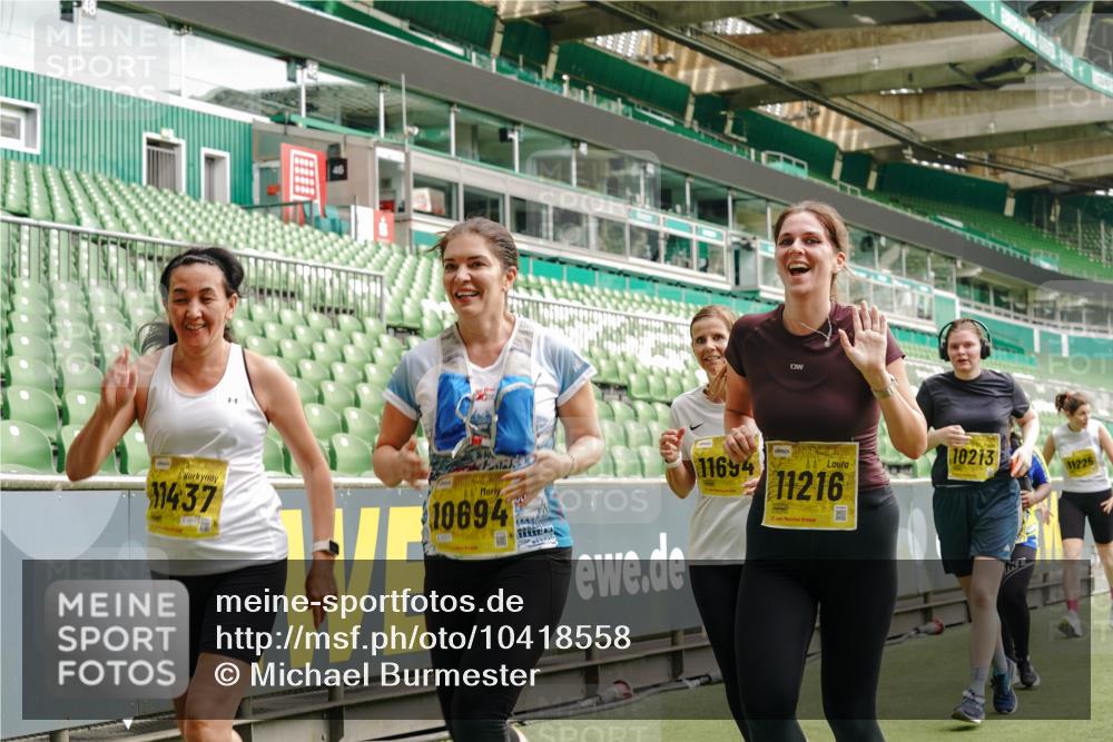 13.09.2026 - 21. swb-Marathon Bremen Michael Burmester http://msf.ph/oto/10418558 13.09.2026 10:43:13 Laufen im Stadion 10002, 10004, 10005, 10148, 10271, 10303, 10325, 10330, 10335, 10361, 10362, 10395, 10396, 10402, 10459, 10474, 10490, 10491, 10513, 10519, 10546, 10557, 10572, 10605, 10606, 10665, 10752, 10756, 10773, 10784, 10805, 10854, 10880, 10882, 10899, 10900, 10909, 10963, 10977, 10997, 11026, 11027, 11041, 11078, 11084, 11085, 11090, 11097, 11098, 11140, 11173, 11192, 11217, 11264, 11274, 11333, 11337, 11448, 11456, 11461, 11482 meine-sportfotos.de