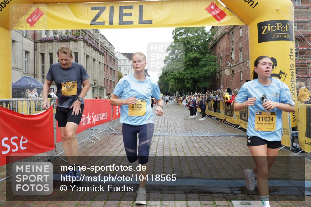 13.09.2026 - Kiel Lauf Yannick Fuchs http://msf.ph/oto/10418565 13.09.2026 09:39:57 Ziel 2123, 2510, 3416, 4605, 5946, 6209, 8620, 9367, 10031, 11034, 2510, 3522, 4090, 4104, 4605, 4862, 8591, 8807, 9351, 9367, 9444, 9782, 10303, 10769, 12172, 1120, 2546, 3724, 5081, 10413, 10418, 10825, 11410, 12715, 5272, 5398, 7216, 8591, 12833 meine-sportfotos.de