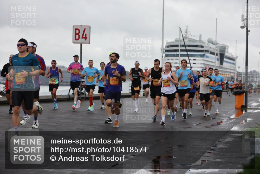 13.09.2026 - Kiel Lauf Andreas Tolksdorf http://msf.ph/oto/10418571 13.09.2026 10:57:11 Kiellinie 31, 2572, 11272, 4, 4, 12772, 8093, 902, 4954, 3194 meine-sportfotos.de