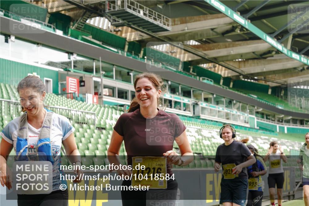 13.09.2026 - 21. swb-Marathon Bremen Michael Burmester http://msf.ph/oto/10418584 13.09.2026 10:43:14 Laufen im Stadion 10002, 10004, 10005, 10148, 10271, 10303, 10325, 10330, 10335, 10361, 10362, 10395, 10396, 10402, 10459, 10474, 10490, 10491, 10513, 10519, 10546, 10557, 10572, 10605, 10606, 10665, 10752, 10756, 10773, 10779, 10784, 10805, 10854, 10880, 10882, 10899, 10900, 10909, 10963, 10977, 10997, 11026, 11027, 11041, 11078, 11084, 11085, 11090, 11097, 11098, 11140, 11173, 11192, 11217, 11264, 11274, 11333, 11337, 11448, 11456, 11461, 11482 meine-sportfotos.de