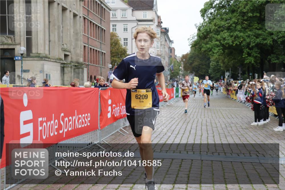 13.09.2026 - Kiel Lauf Yannick Fuchs http://msf.ph/oto/10418585 13.09.2026 09:39:58 Ziel 2123, 3416, 5946, 6209, 8620, 10031, 11034, 2510, 3522, 4090, 4104, 4605, 4862, 8591, 8807, 9351, 9367, 9444, 9782, 10303, 10769, 12172, 1120, 2546, 3724, 5081, 9734, 10413, 10418, 10825, 11410, 12715, 3522, 5272, 5398, 7216, 8591, 12833 meine-sportfotos.de