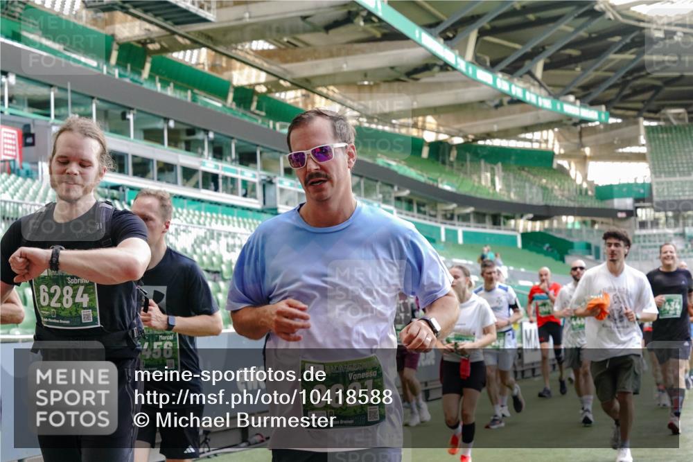 13.09.2026 - 21. swb-Marathon Bremen Michael Burmester http://msf.ph/oto/10418588 13.09.2026 13:20:38 Laufen im Stadion 333, 423, 464, 512, 620, 704, 782, 938, 1066, 1129, 1156, 1158, 1177, 1316, 1409, 1439, 1446, 1676, 1697, 1756, 1808, 1815, 1846, 1916, 2010, 2028, 2064, 2139, 2201, 2240, 2258, 2278, 2315, 2349, 2394, 2395, 2414, 2417, 2437, 2501, 2519, 2533, 2551, 2588, 2626, 2689, 2694, 2695, 2702, 2703, 2722, 2736, 2756, 2793, 2843, 2886, 2954, 3004, 3010, 3017, 3018, 3031, 3035, 3036, 3037, 3059, 3070, 3074, 3102, 3116, 3139, 3144, 3243, 3263, 3264, 3310, 3315 meine-sportfotos.de