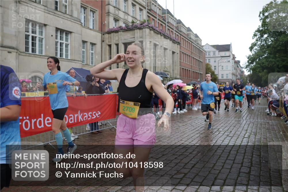13.09.2026 - Kiel Lauf Yannick Fuchs http://msf.ph/oto/10418598 13.09.2026 10:50:42 Ziel 395, 715, 1737, 1904, 1921, 2029, 2521, 2530, 3238, 3295, 4279, 4875, 5426, 5430, 5800, 7224, 7229, 8105, 8131, 8768, 8848, 9013, 9599, 10028, 10029, 10192, 10198, 10391, 10968, 11684, 11960, 12092, 12262, 12602, 124, 177, 213, 274, 576, 706, 707, 807, 835, 952, 1008, 1124, 1154, 1779, 1980, 2709, 3032, 3214, 3216, 3436, 3737, 3769, 3889, 3929, 4270, 4714, 4743, 4922, 5100, 5394, 5456, 5549, 6127, 6248, 6250, 6666, 6864, 7266, 7520, 8131 meine-sportfotos.de