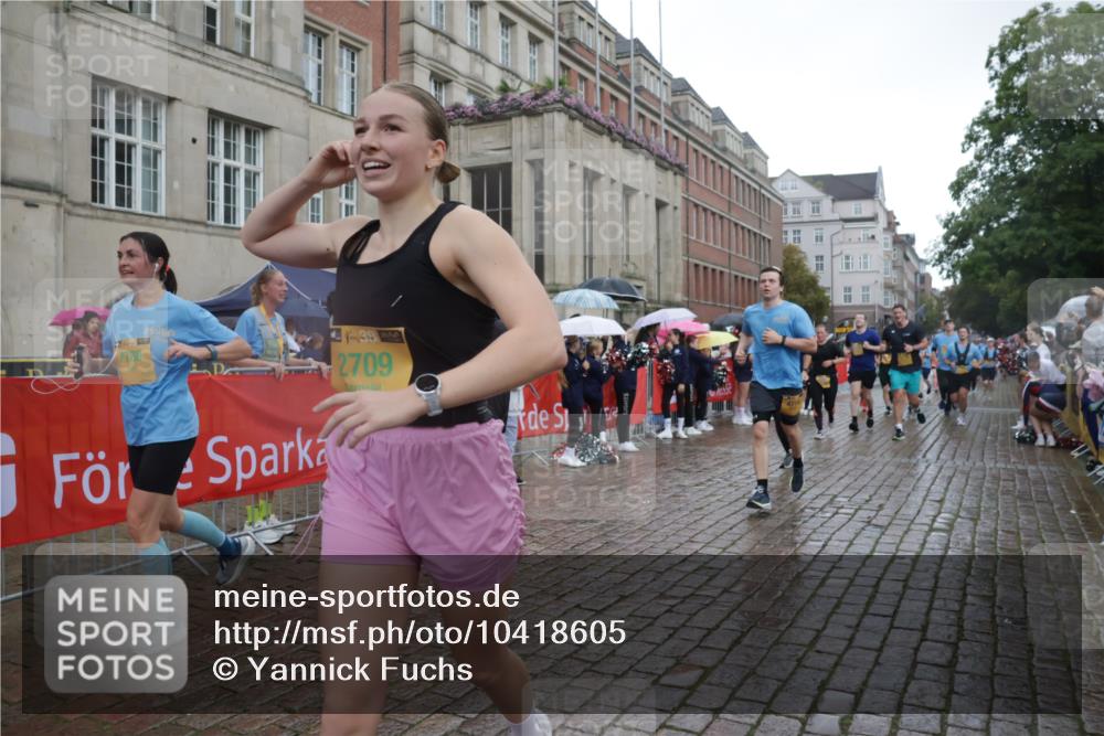 13.09.2026 - Kiel Lauf Yannick Fuchs http://msf.ph/oto/10418605 13.09.2026 10:50:42 Ziel 395, 715, 1737, 1904, 1921, 2029, 2521, 2530, 3238, 3295, 4279, 4875, 5426, 5430, 5800, 7224, 7229, 8105, 8131, 8768, 8848, 9013, 9599, 10028, 10029, 10192, 10198, 10391, 10968, 11684, 11960, 12092, 12262, 12602, 124, 177, 213, 274, 576, 706, 707, 807, 835, 952, 1008, 1124, 1154, 1779, 1980, 2709, 3032, 3214, 3216, 3436, 3737, 3769, 3889, 3929, 4270, 4714, 4743, 4922, 5100, 5394, 5456, 5549, 6127, 6248, 6250, 6666, 6864, 7266, 7520, 8131 meine-sportfotos.de