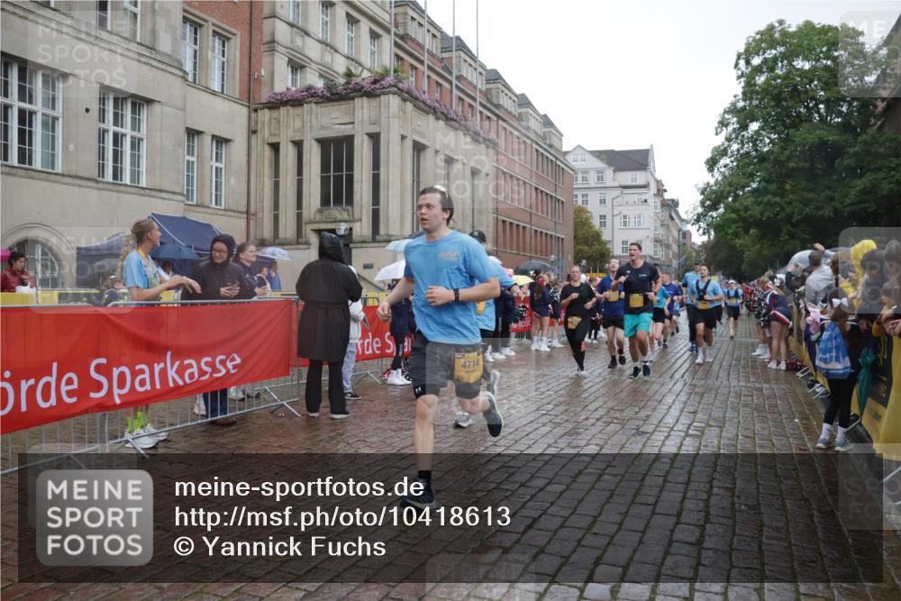13.09.2026 - Kiel Lauf Yannick Fuchs http://msf.ph/oto/10418613 13.09.2026 10:50:43 Ziel 395, 715, 1737, 1904, 1921, 2029, 2521, 2530, 2578, 3238, 3295, 4279, 4875, 5426, 5430, 5800, 7224, 7229, 8105, 8768, 8848, 9013, 9599, 10028, 10029, 10192, 10198, 10391, 10968, 11684, 11960, 12092, 12262, 12602, 124, 177, 213, 274, 576, 706, 707, 807, 835, 952, 1008, 1124, 1154, 1779, 1904, 1980, 2709, 3032, 3214, 3216, 3436, 3737, 3769, 3889, 3929, 4270, 4714, 4743, 4922, 5100, 5394, 5456, 5549, 5800, 6127, 6248, 6250, 6666, 6864, 7266, 7520, 8131 meine-sportfotos.de