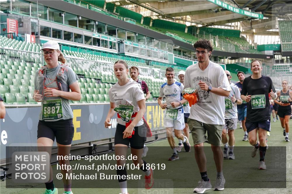 13.09.2026 - 21. swb-Marathon Bremen Michael Burmester http://msf.ph/oto/10418619 13.09.2026 13:20:40 Laufen im Stadion 333, 423, 464, 512, 620, 704, 782, 938, 1066, 1129, 1156, 1158, 1177, 1316, 1409, 1439, 1446, 1676, 1697, 1756, 1808, 1815, 1846, 1916, 2010, 2028, 2064, 2139, 2201, 2240, 2258, 2278, 2315, 2349, 2394, 2395, 2414, 2417, 2437, 2501, 2519, 2533, 2551, 2588, 2626, 2689, 2694, 2695, 2702, 2703, 2722, 2736, 2756, 2793, 2828, 2843, 2886, 2954, 3004, 3010, 3017, 3018, 3031, 3035, 3036, 3037, 3059, 3070, 3074, 3102, 3116, 3139, 3144, 3243, 3263, 3264, 3310, 3315 meine-sportfotos.de