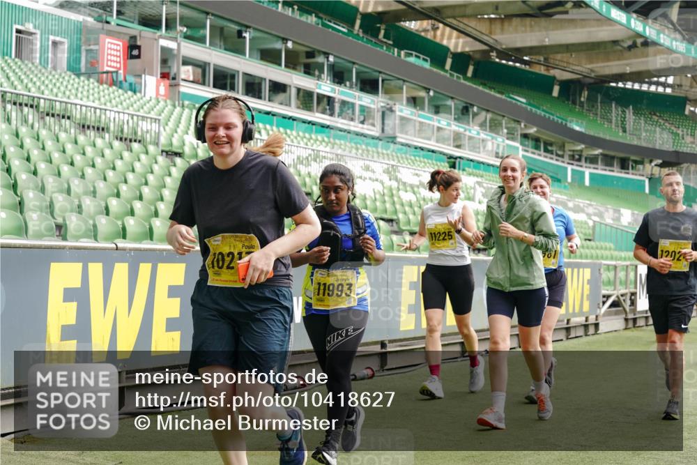 13.09.2026 - 21. swb-Marathon Bremen Michael Burmester http://msf.ph/oto/10418627 13.09.2026 10:43:16 Laufen im Stadion 10002, 10004, 10005, 10148, 10271, 10303, 10325, 10330, 10335, 10361, 10362, 10395, 10396, 10402, 10459, 10474, 10490, 10491, 10513, 10519, 10546, 10557, 10572, 10605, 10606, 10665, 10752, 10756, 10773, 10779, 10784, 10805, 10854, 10880, 10882, 10899, 10900, 10909, 10963, 10977, 10997, 11026, 11027, 11041, 11078, 11084, 11085, 11090, 11097, 11098, 11140, 11173, 11192, 11217, 11264, 11274, 11333, 11337, 11448, 11456, 11461, 11482 meine-sportfotos.de