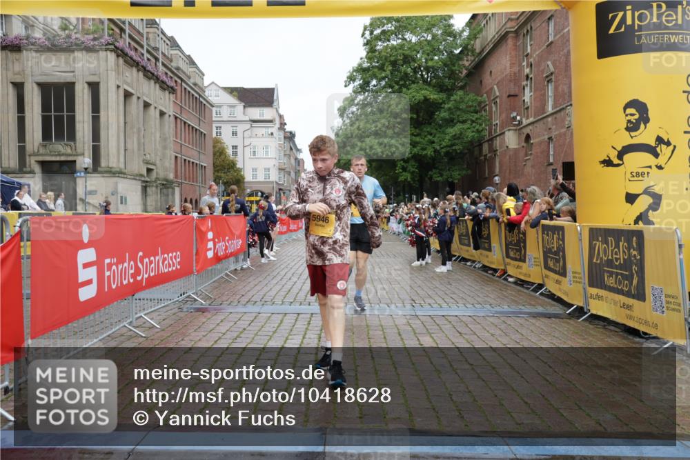 13.09.2026 - Kiel Lauf Yannick Fuchs http://msf.ph/oto/10418628 13.09.2026 09:40:04 Ziel 1120, 2123, 3416, 5081, 5946, 6209, 12715, 2123, 2510, 4090, 4605, 4862, 8620, 9351, 9367, 9444, 9782, 10031, 10303, 10769, 11034, 12172, 2284, 2546, 3724, 4987, 9734, 10413, 10418, 10825, 10971, 11410, 3522, 4104, 8591, 8807 meine-sportfotos.de