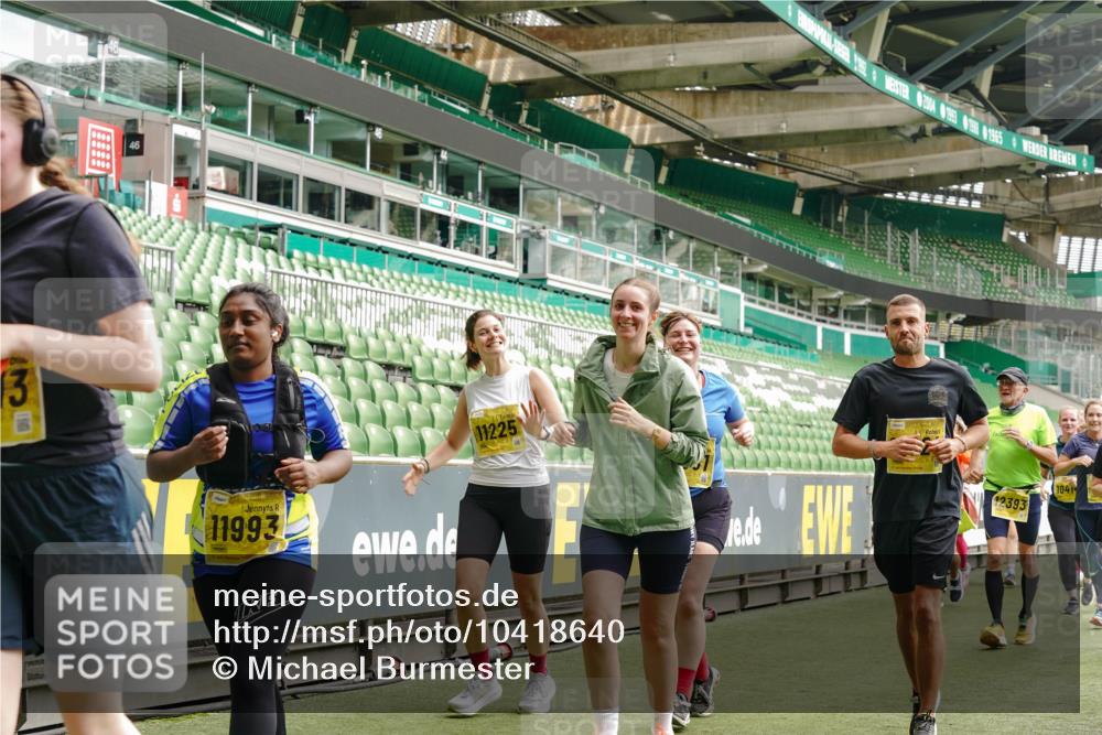13.09.2026 - 21. swb-Marathon Bremen Michael Burmester http://msf.ph/oto/10418640 13.09.2026 10:43:16 Laufen im Stadion 10002, 10004, 10005, 10148, 10271, 10303, 10325, 10330, 10335, 10361, 10362, 10395, 10396, 10402, 10459, 10474, 10490, 10491, 10513, 10519, 10546, 10557, 10572, 10605, 10606, 10665, 10752, 10756, 10773, 10779, 10784, 10805, 10854, 10880, 10882, 10899, 10900, 10909, 10963, 10977, 10997, 11026, 11027, 11041, 11078, 11084, 11085, 11090, 11097, 11098, 11140, 11173, 11192, 11217, 11264, 11274, 11333, 11337, 11448, 11456, 11461, 11482 meine-sportfotos.de