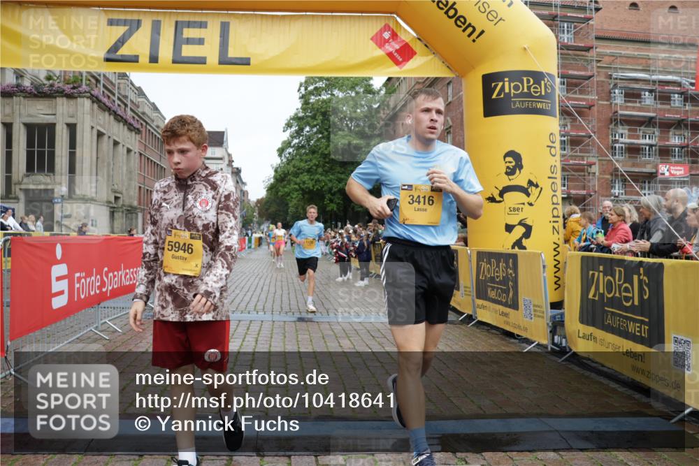 13.09.2026 - Kiel Lauf Yannick Fuchs http://msf.ph/oto/10418641 13.09.2026 09:40:06 Ziel 1120, 3416, 5081, 5946, 6209, 12715, 2123, 2510, 4090, 4605, 4862, 6209, 8620, 9351, 9367, 9444, 9782, 10031, 10303, 10769, 11034, 12172, 2284, 2546, 2695, 3694, 3724, 4987, 9734, 10413, 10418, 10825, 10971, 11410, 3522, 4104, 8591, 8807, 9351 meine-sportfotos.de