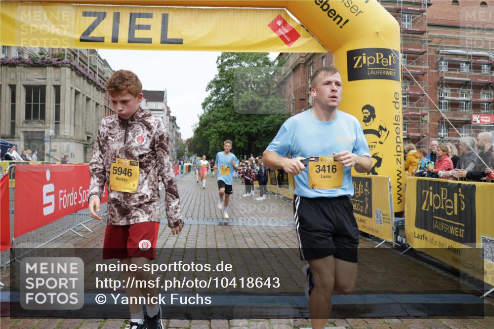 13.09.2026 - Kiel Lauf Yannick Fuchs http://msf.ph/oto/10418643 13.09.2026 09:40:06 Ziel 1120, 3416, 5081, 5946, 6209, 12715, 2123, 2510, 4090, 4605, 4862, 6209, 8620, 9351, 9367, 9444, 9782, 10031, 10303, 10769, 11034, 12172, 2284, 2546, 2695, 3694, 3724, 4987, 9734, 10413, 10418, 10825, 10971, 11410, 3522, 4104, 8591, 8807, 9351 meine-sportfotos.de