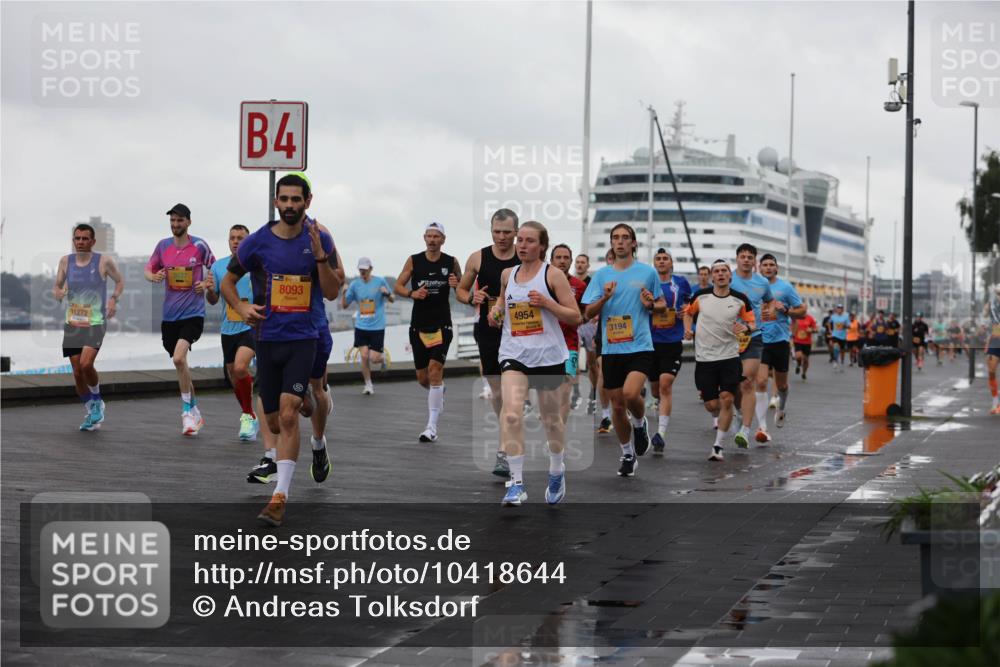 13.09.2026 - Kiel Lauf Andreas Tolksdorf http://msf.ph/oto/10418644 13.09.2026 10:57:11 Kiellinie 11272, 4, 39, 8093, 4954, 3194 meine-sportfotos.de