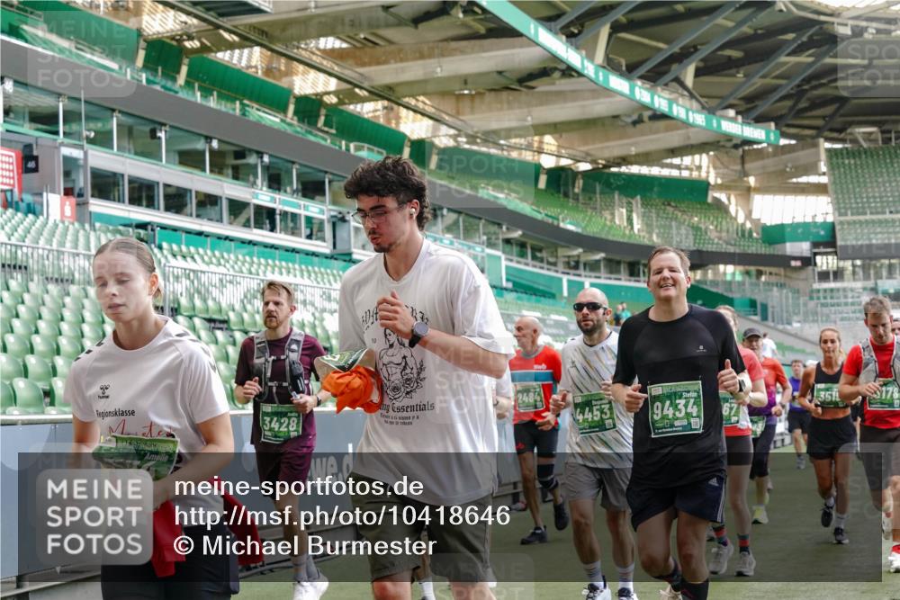 13.09.2026 - 21. swb-Marathon Bremen Michael Burmester http://msf.ph/oto/10418646 13.09.2026 13:20:41 Laufen im Stadion 333, 423, 464, 512, 620, 704, 782, 938, 1066, 1129, 1156, 1158, 1177, 1316, 1409, 1439, 1446, 1676, 1697, 1756, 1808, 1815, 1846, 1916, 2010, 2028, 2064, 2139, 2201, 2240, 2258, 2278, 2315, 2349, 2394, 2395, 2414, 2417, 2437, 2501, 2519, 2533, 2551, 2588, 2626, 2689, 2694, 2695, 2702, 2703, 2722, 2736, 2756, 2793, 2828, 2886, 2954, 3004, 3010, 3017, 3018, 3035, 3036, 3037, 3059, 3070, 3074, 3102, 3116, 3139, 3144, 3243, 3263, 3264, 3310, 3315 meine-sportfotos.de