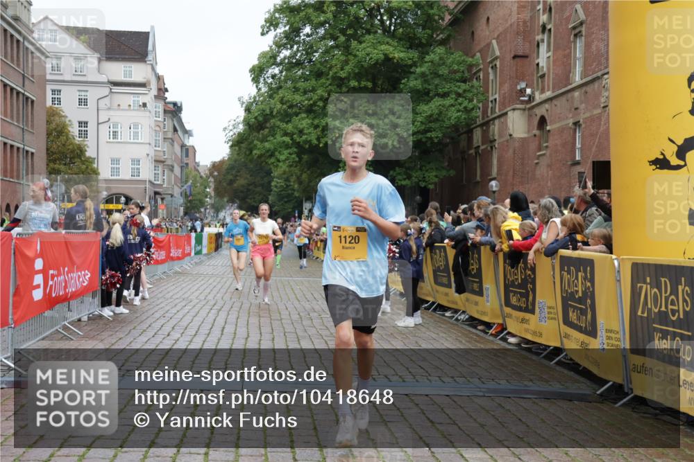 13.09.2026 - Kiel Lauf Yannick Fuchs http://msf.ph/oto/10418648 13.09.2026 09:40:07 Ziel 1120, 2546, 3416, 5081, 5946, 12715, 2123, 2510, 4090, 4605, 4862, 6209, 8620, 9351, 9367, 9444, 9782, 10031, 10303, 10769, 11034, 12172, 2284, 2695, 3694, 3724, 4987, 9734, 10413, 10418, 10825, 10971, 11410, 3522, 4104, 8591, 8807, 9351, 9444 meine-sportfotos.de