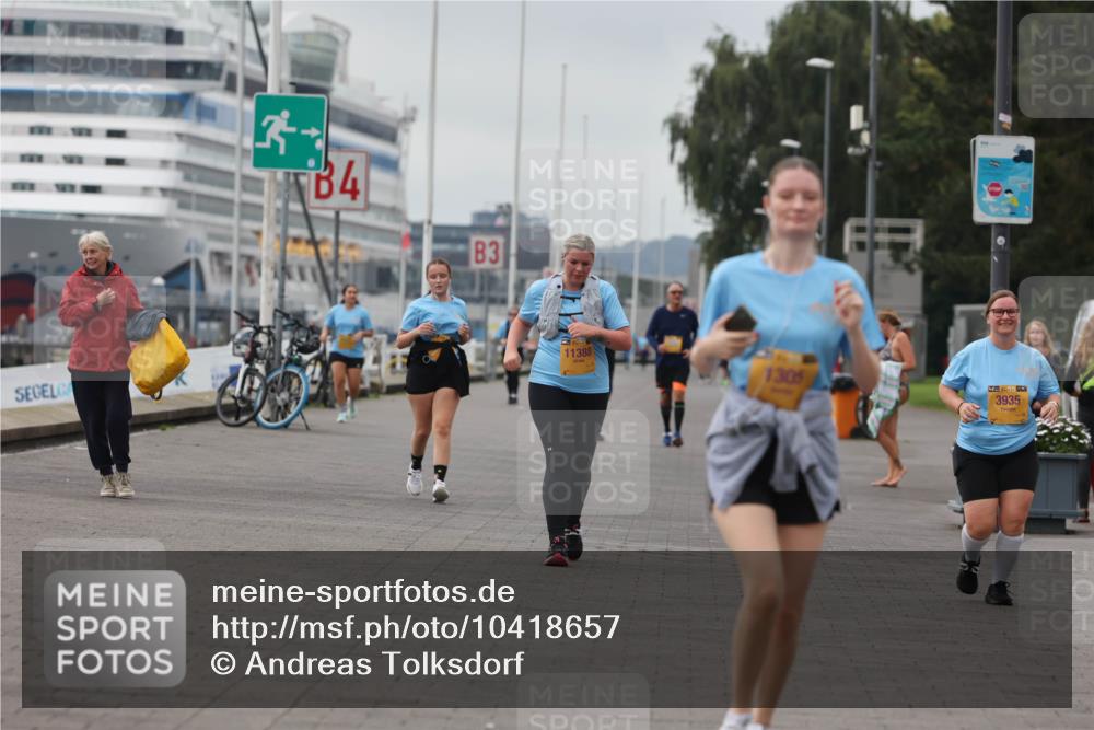 13.09.2026 - Kiel Lauf Andreas Tolksdorf http://msf.ph/oto/10418657 13.09.2026 10:08:33 Kiellinie 107, 3, 4, 3, 11388, 1305, 39, 3935 meine-sportfotos.de