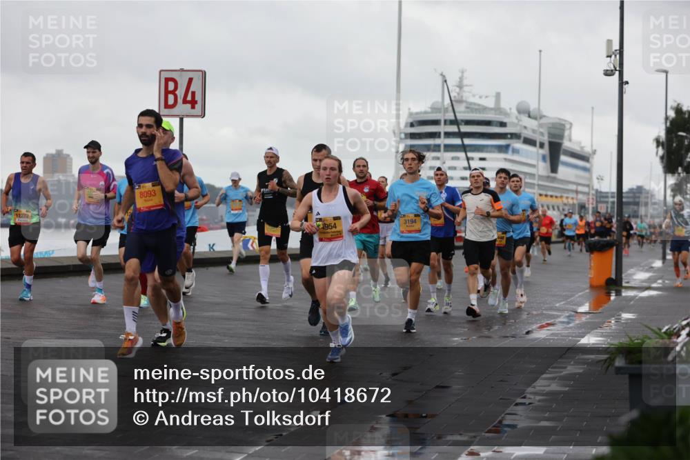 13.09.2026 - Kiel Lauf Andreas Tolksdorf http://msf.ph/oto/10418672 13.09.2026 10:57:11 Kiellinie 4, 11272, 8093, 954, 3194 meine-sportfotos.de