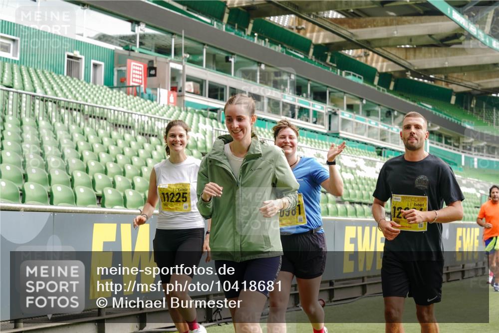 13.09.2026 - 21. swb-Marathon Bremen Michael Burmester http://msf.ph/oto/10418681 13.09.2026 10:43:17 Laufen im Stadion 10002, 10004, 10005, 10148, 10271, 10303, 10325, 10330, 10335, 10361, 10362, 10395, 10396, 10402, 10459, 10474, 10490, 10491, 10513, 10519, 10546, 10557, 10572, 10605, 10606, 10665, 10752, 10756, 10773, 10779, 10784, 10805, 10854, 10880, 10882, 10899, 10900, 10909, 10963, 10977, 10997, 11026, 11027, 11041, 11078, 11084, 11085, 11090, 11097, 11098, 11140, 11173, 11192, 11217, 11264, 11274, 11333, 11337, 11448, 11456, 11461, 11482 meine-sportfotos.de